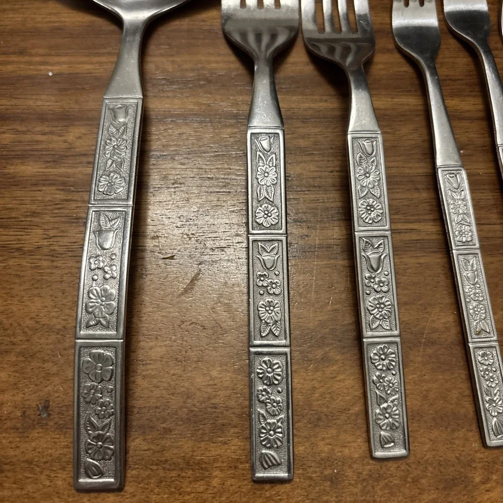 SPRING FEVER Northland Japan / Oneida - Stainless Silverware / Flatware Set Of 7